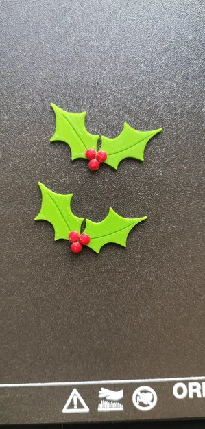 Trang Trí Lá Holly Giáng Sinh (Christmas Holly Decoration) - Image 1