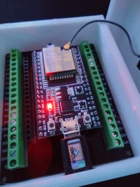 Hộp Bảo Vệ Cho ESP32 Dev Kit Và Breakout Board - In 3D Tiện Lợi - Image 2