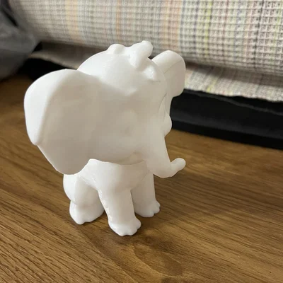 Mô hình chú voi hoạt hình 3D - Thiết kế sẵn sàng để tô màu