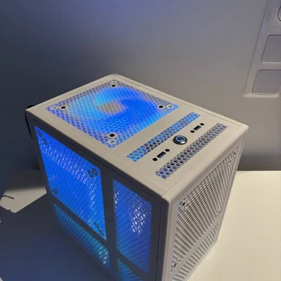 Vỏ máy tính Mini-ITX in 3D thiết kế module hiện đại