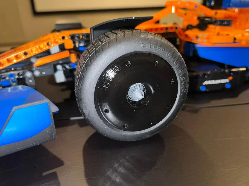 Wheel Disc chân thực kèm nut cho Lego McLaren F1 42141 hoặc Mercedes 42171 - Image 2