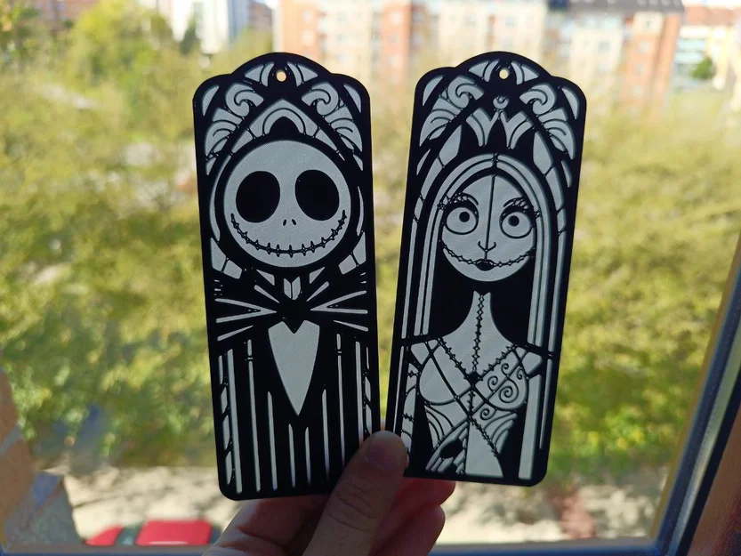 Fan Art Jack & Sally phát sáng trong bóng tối – 2D phong cách stained glass - Image 3