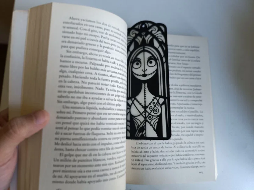 Fan Art Jack & Sally phát sáng trong bóng tối – 2D phong cách stained glass - Image 5