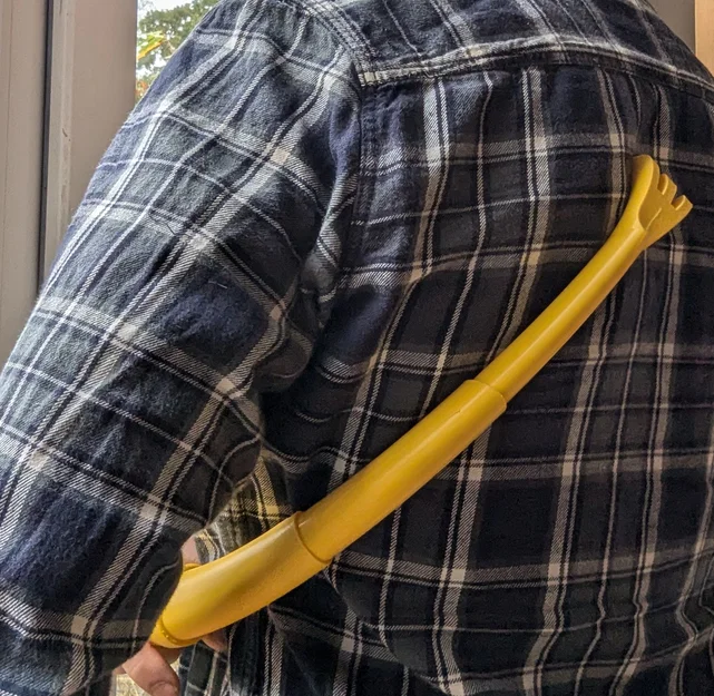 Cây Gãi Lưng Cong Gập Gọn Công Thái Học (Curved Collapsible Ergonomic Scratcher) - Image 4