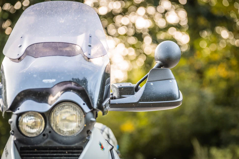 Ốp nối dài hand guard BMW R1150GS (Hand guard Extension) - Image 1