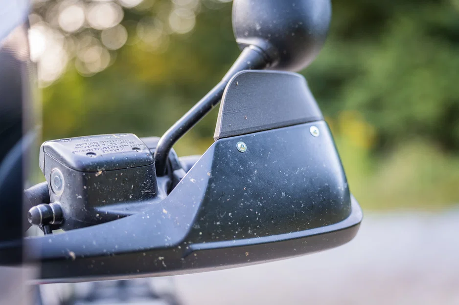 Ốp nối dài hand guard BMW R1150GS (Hand guard Extension) - Image 3