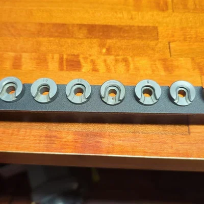 Giá treo Shellholder nạp đạn: Giải pháp sắp xếp bàn làm việc gọn gàng