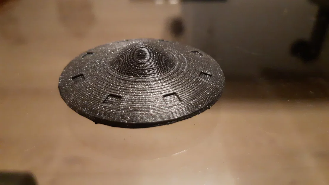 Mô hình đĩa bay UFO đơn giản - Món đồ trang trí 3D độc đáo - Image 1