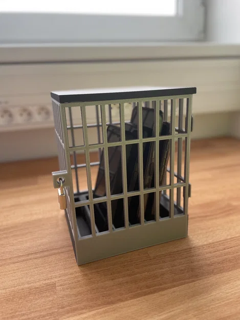 Nhà giam khóa được cho điện thoại (Cell Phone Jail / vězení na mobil) - Image 3
