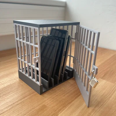 Nhà giam khóa được cho điện thoại (Cell Phone Jail / vězení na mobil)