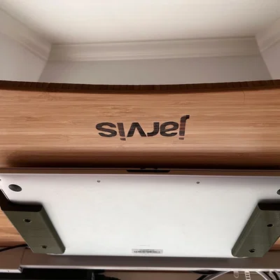 Giá treo MacBook 16 inch dưới mặt bàn - Giải pháp setup gọn gàng