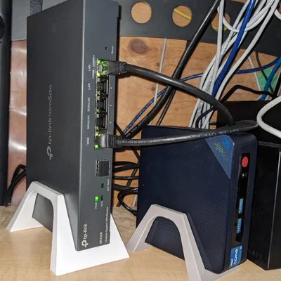 Giá đỡ đứng tham số cho Router/Switch/MiniPC... (Fusion 360)