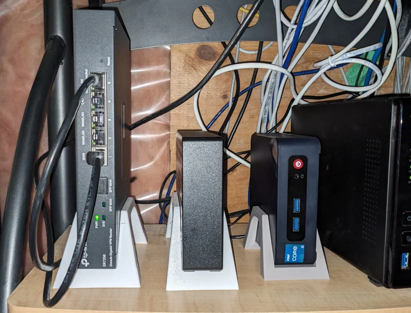 Giá đỡ đứng tham số cho Router/Switch/MiniPC... (Fusion 360) - Image 3