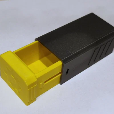 Hộp mini có khóa với cơ chế đóng click