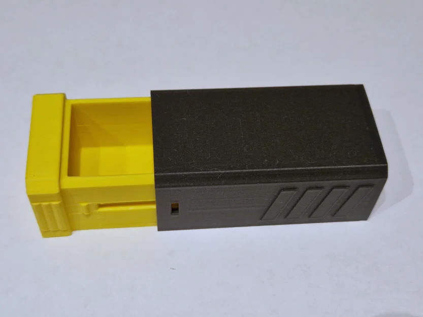 Hộp mini có khóa với cơ chế đóng click - Image 5