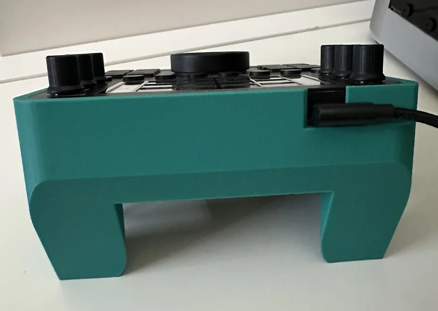 Giá đỡ nghiêng cho Loupedeck CT (Loupedeck CT Ständer) - Image 3