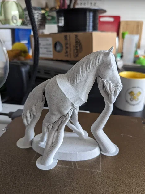 Mô hình chú ngựa khờ khạo (Retarded horse) - Image 3