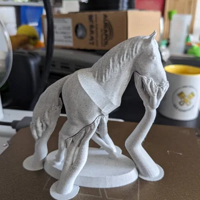 Mô hình chú ngựa khờ khạo (Retarded horse)