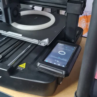 Giá đỡ màn hình Creality Ender 3 V3 KE giúp tối ưu không gian