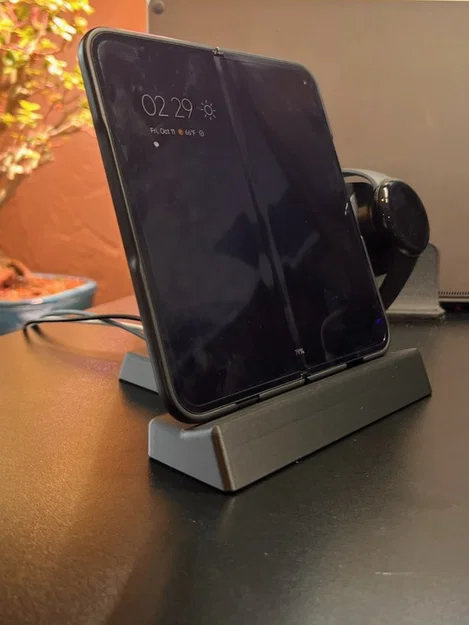 Đế sạc Pixel 9 Pro Fold + Pixel Watch + Pixel Buds Pro - Image 4