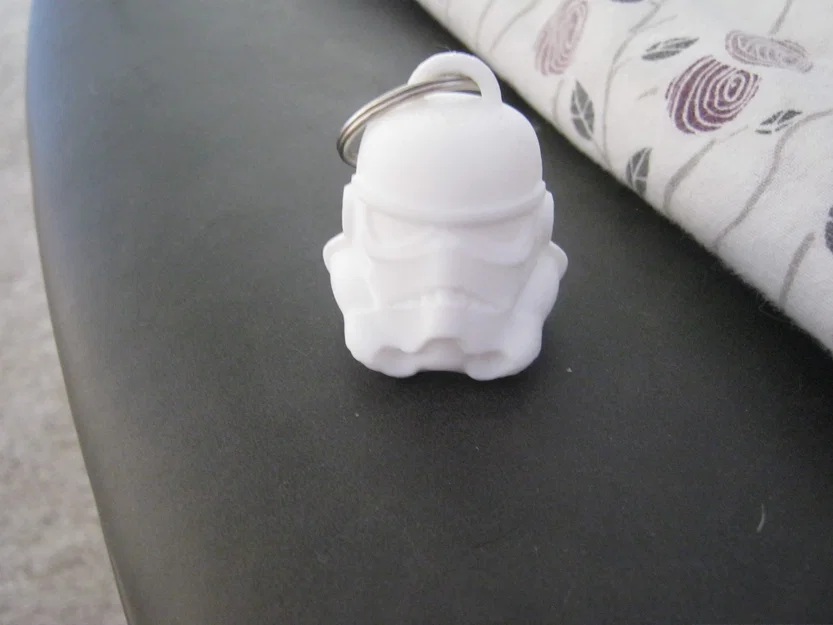 Móc khóa hình mũ bảo hiểm Stormtrooper 3D cực chất cho fan Star Wars - Image 3