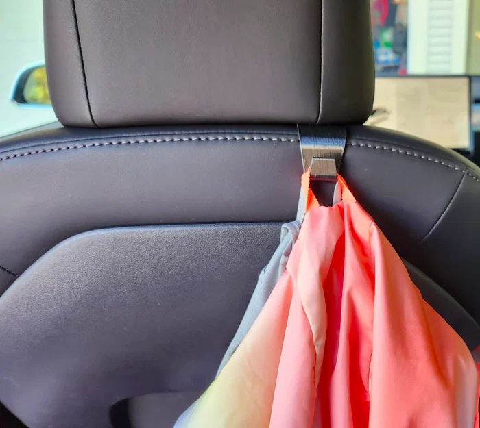 Móc treo đồ 3D cho ghế trước Tesla Model 3 và Model Y - Image 2