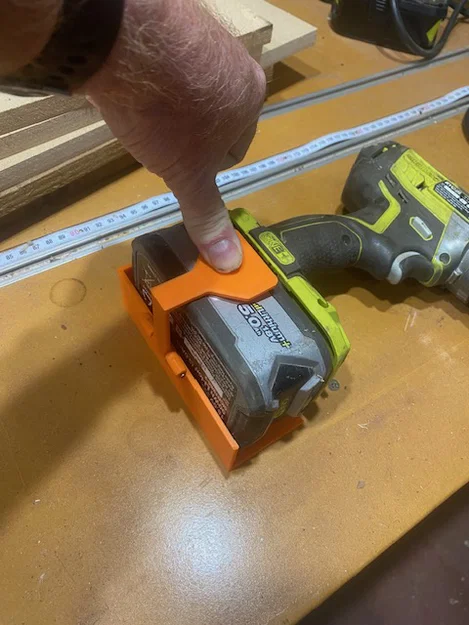 Dụng cụ tháo pin Ryobi One+ (cho tay nhỏ hoặc người bị viêm khớp) - Image 1