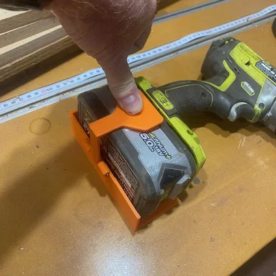 Dụng cụ tháo pin Ryobi One+ (cho tay nhỏ hoặc người bị viêm khớp)