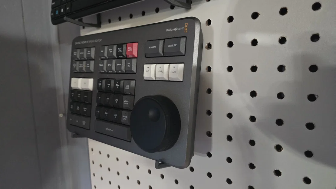 Giá treo bàn phím gắn tường Pegboard gọn gàng, chắc chắn - Image 3