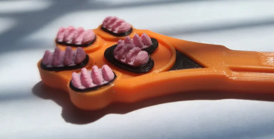 Cây gãi lưng hình chân mèo 3D (Cat Paw Back Scratcher) tiện lợi - Image 1