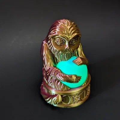 Mô hình tượng Demiguise giữ đèn trà (Hogwarts Legacy)