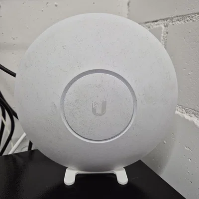 Chân đế để bàn cho Ubiquiti UniFi U7-Pro - Thiết kế tối ưu