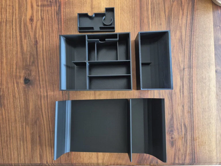 Khay chia ngăn console giữa Polestar 4 - Image 3