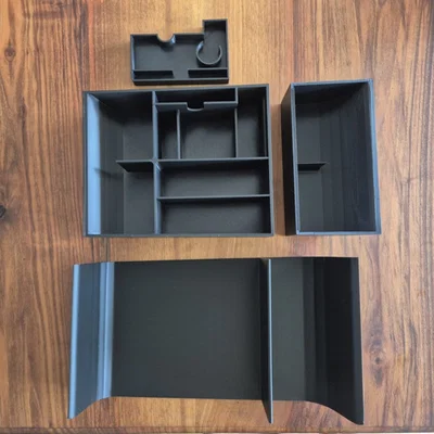 Khay chia ngăn console giữa Polestar 4