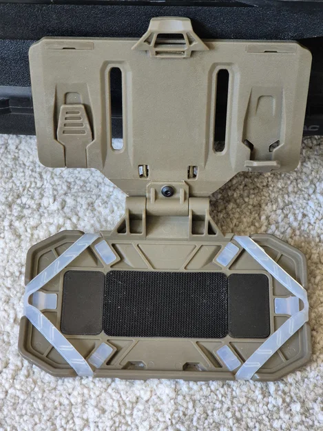 Tấm che lỗ cho giá đỡ điện thoại MOLLE (Shield for MOLLE Mobile Phone Holder) - Image 2