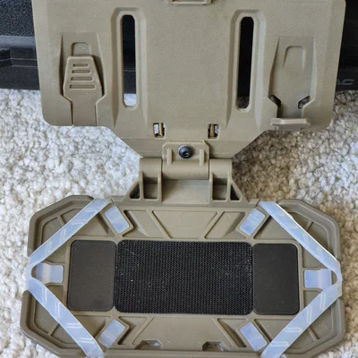 Tấm che lỗ cho giá đỡ điện thoại MOLLE (Shield for MOLLE Mobile Phone Holder)