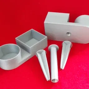 Giá Đỡ Ly Nước Và Điện Thoại Đa Năng Cho Dã Ngoại, Bãi Biển