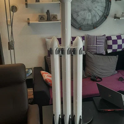 Mô hình tên lửa SpaceX Falcon Heavy tỉ lệ 1/48 ấn tượng