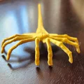 Cây gãi lưng 3D độc đáo lấy cảm hứng từ sinh vật Facehugger - Thumbnail 2