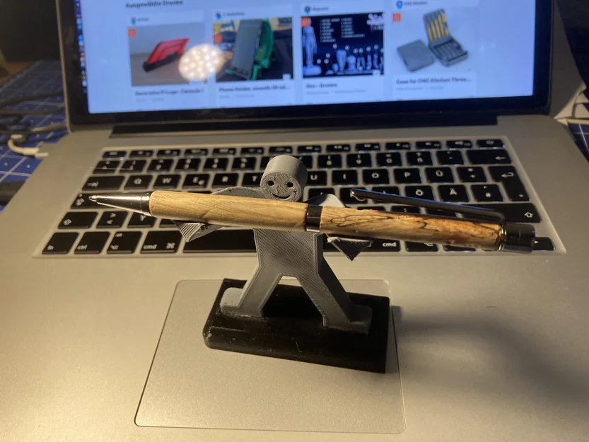 Mô hình người tí hon giữ bút Funny Pen-Holder in 3D độc đáo - Image 1
