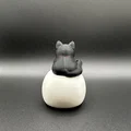 Mèo Đen Ngồi Trên Đầu Lâu (Black Cat on Skull) - Thumbnail 4
