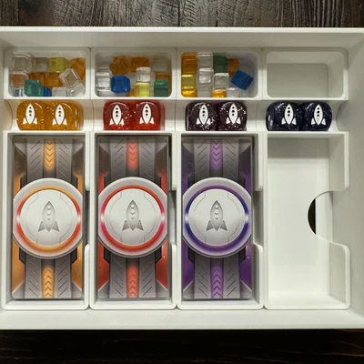 Insert/Organizer Space Base: chứa mọi expansion đến Genesis trong hộp Command Station
