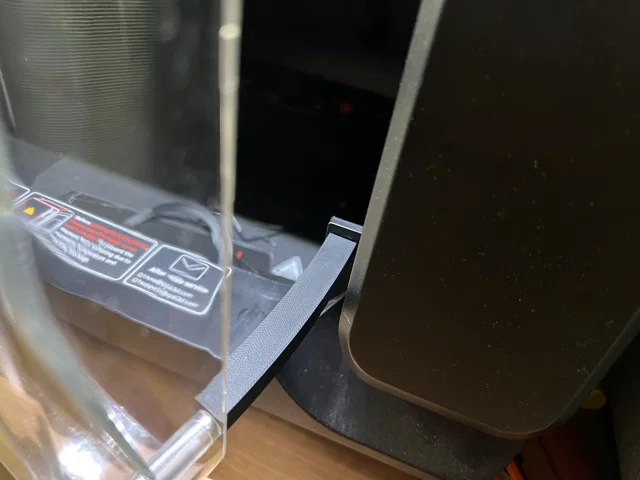 Qidi Q1 Pro: chốt giữ cửa đơn giản cho in nhiệt thấp (PLA/TPU/PETG) - Image 1