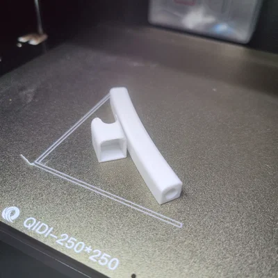 Chốt cửa đơn giản cho Qidi Q1 Pro