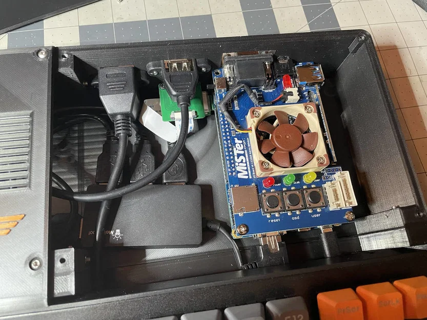 RetroDeck - Vỏ máy kiểu nêm cho Raspberry Pi 3 và MiSTer - Image 4