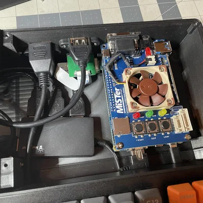 RetroDeck - Vỏ máy kiểu nêm cho Raspberry Pi 3 và MiSTer