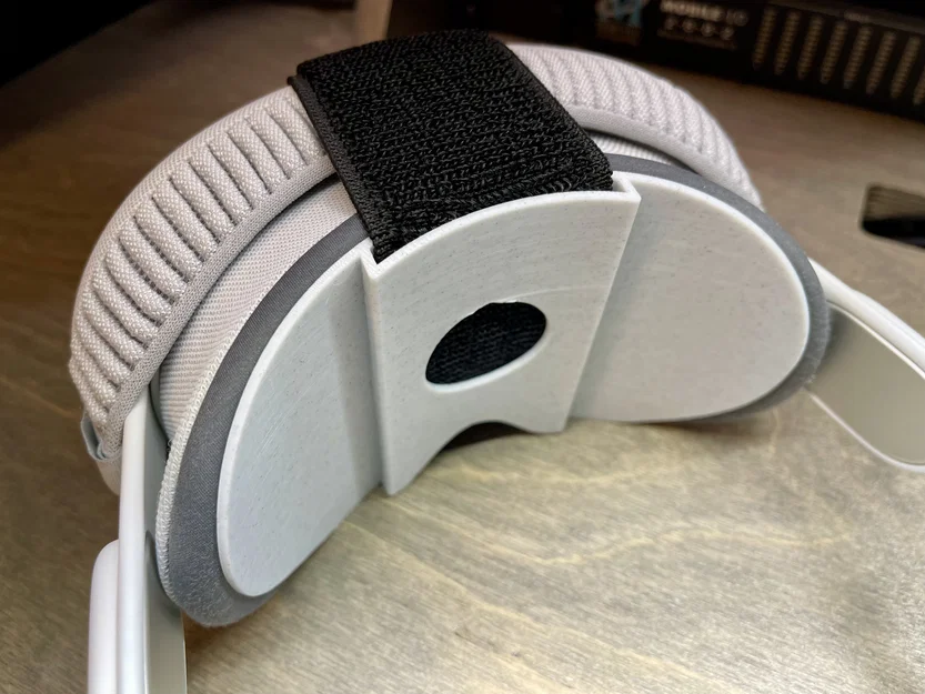 Case tối giản cho Vision Pro kèm khe AirTag (The Missing Minimal Vision Pro Case) - Image 1