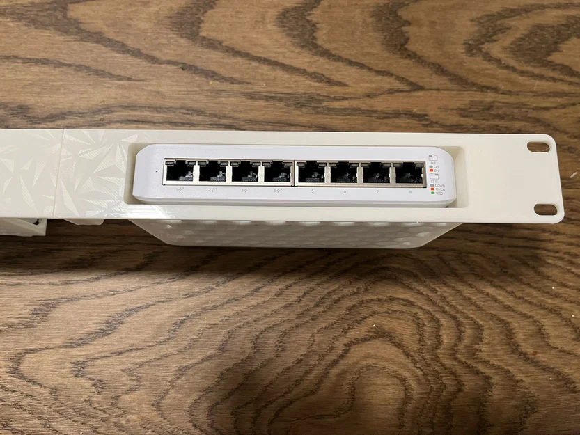 Giá đỡ rack 19-inch dạng module cho Ubiquiti Unifi USW-Lite-8 PoE - Image 3