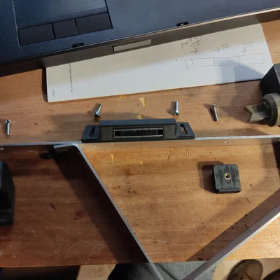 Jig Gắn Cánh Mũi Tên (Archery Arrow Fletching Jig) In 3D