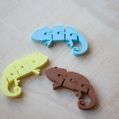 Móc khóa tắc kè hoa khớp nối linh hoạt (Flexi Chameleon Keychain)